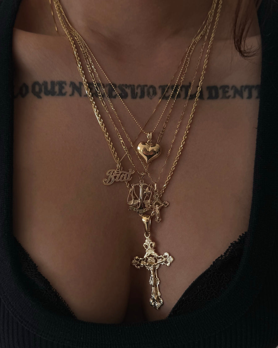 THE XL CRUCIFIX NECKLACE – ÖUGIE